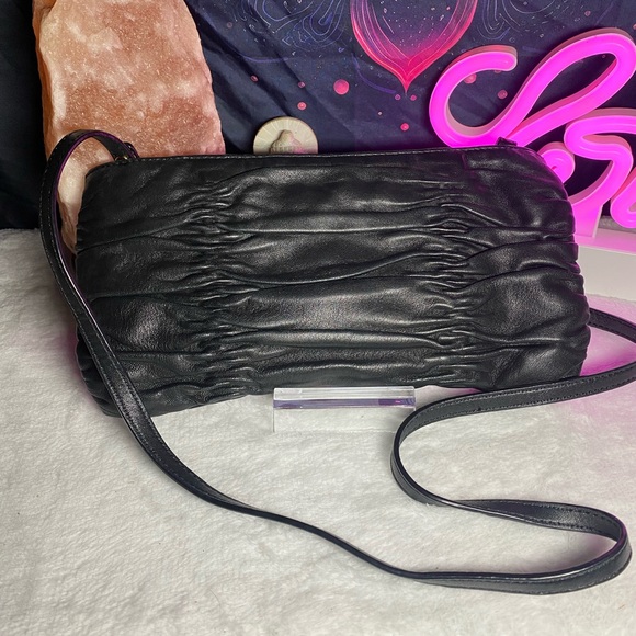 EUC Michael Kors Webster Convertible Clutch/Crossbody - Picture 2 of 6